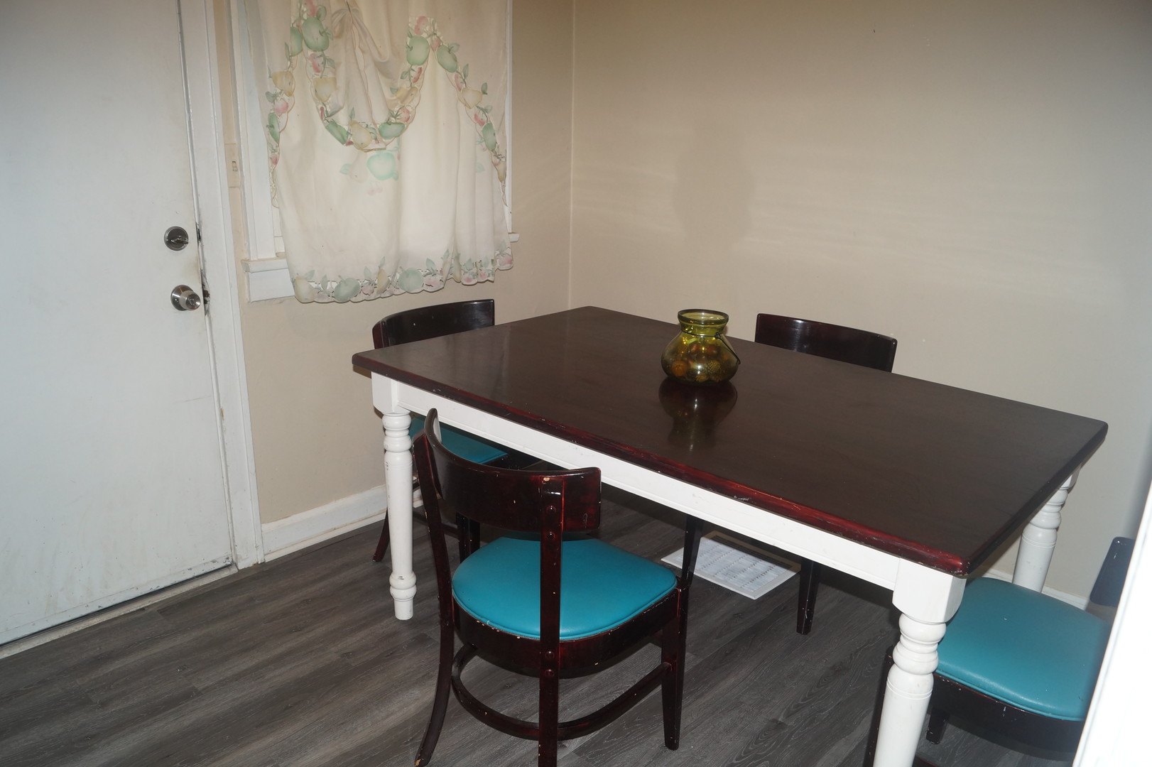 474 Addison Street Elgin, IL 60120 - Photo 12 of 18 Gallery Image 12