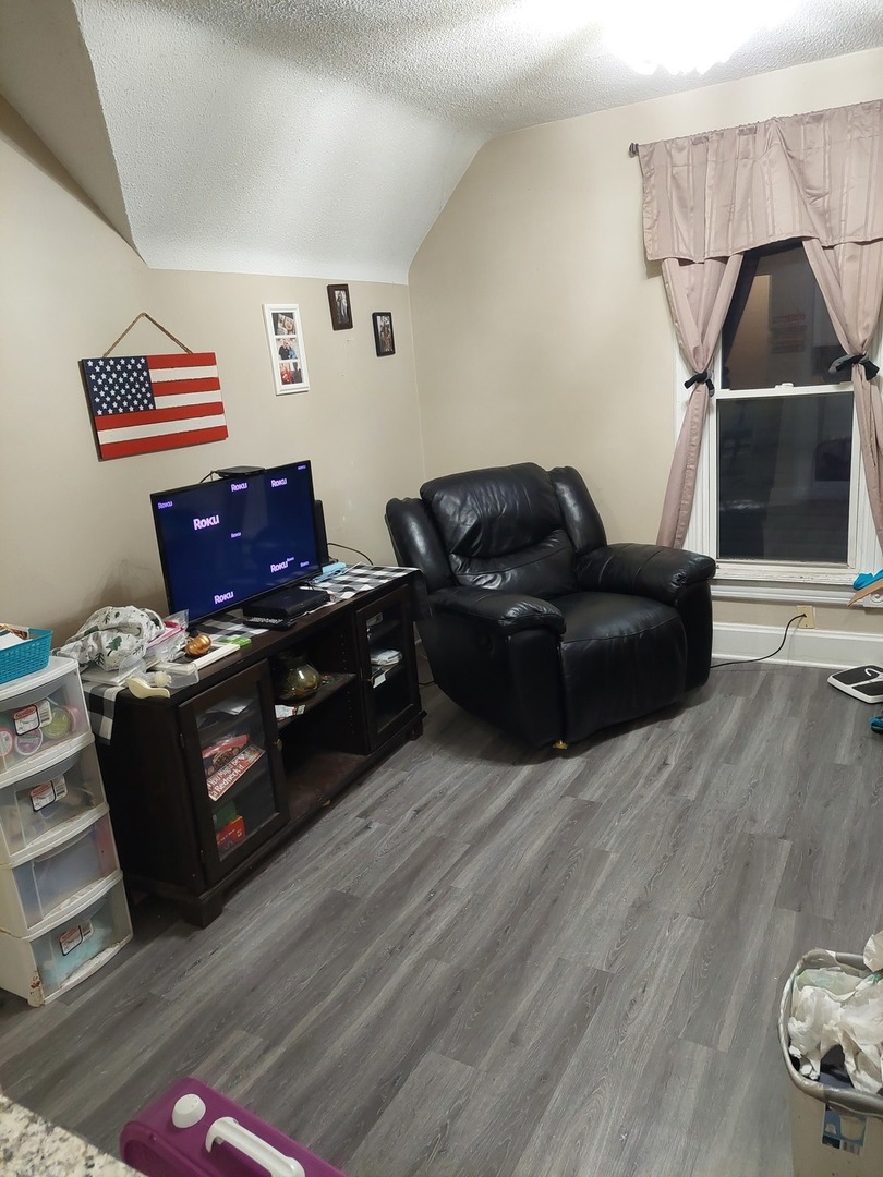 474 Addison Street Elgin, IL 60120 - Photo 2 of 18 Gallery Image 2