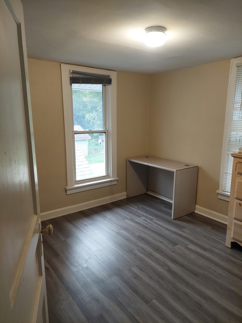 474 Addison Street Elgin, IL 60120 - Photo 3 of 18 Gallery Image 3