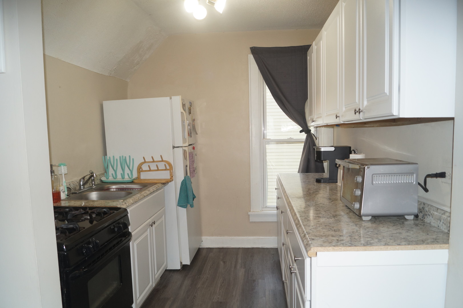474 Addison Street Elgin, IL 60120 - Photo 7 of 18 Gallery Image 7