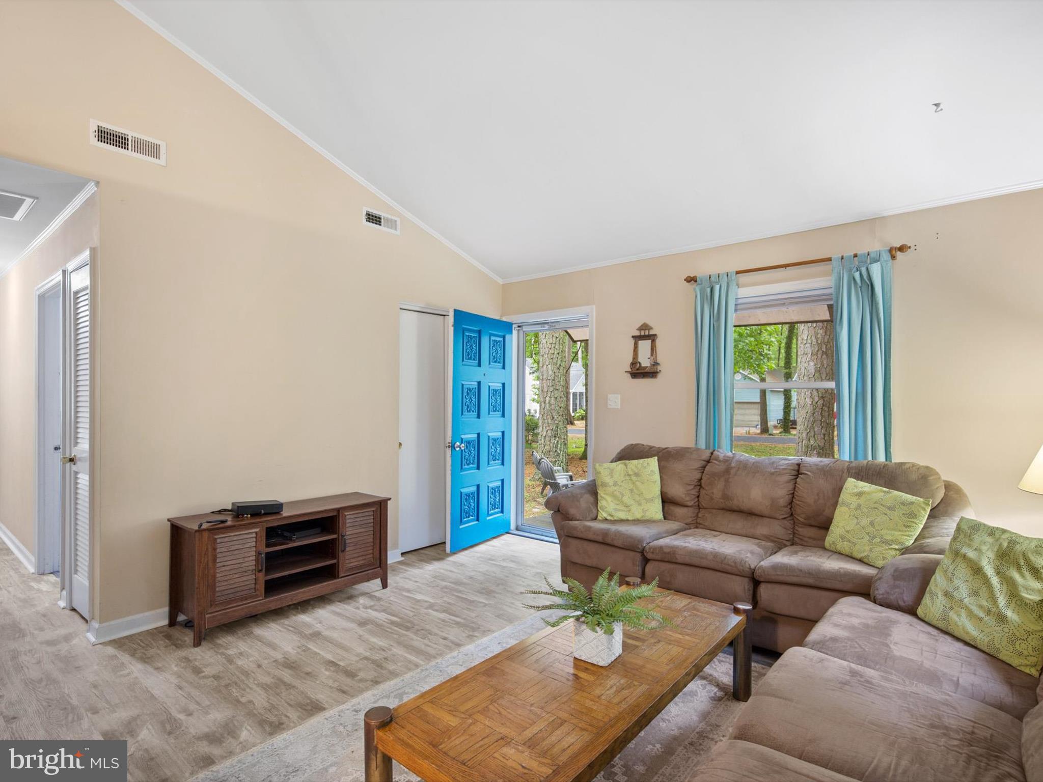 47 Moonraker Road Ocean Pines, MD 21811 - Photo 6 of 56 Living Room