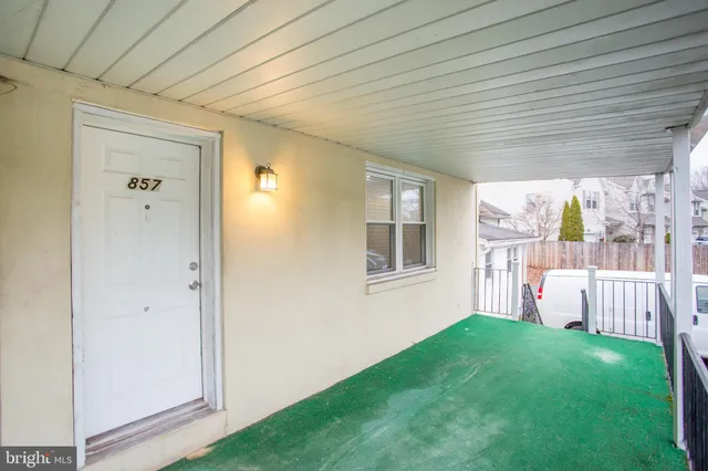 $1,820 | 857 Street Road, Southampton, PA 18966