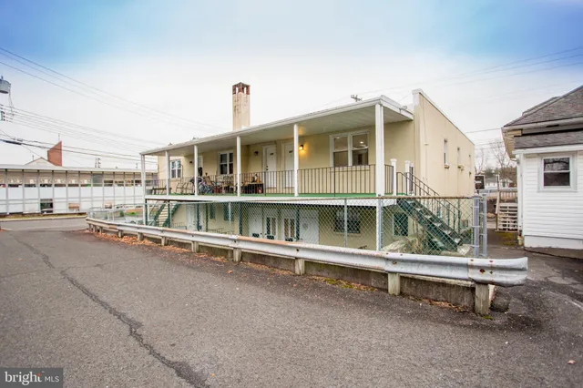 $1,820 | 857 Street Road, Southampton, PA 18966