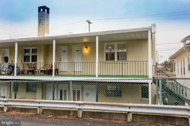 $1,820 | 857 Street Road, Southampton, PA 18966