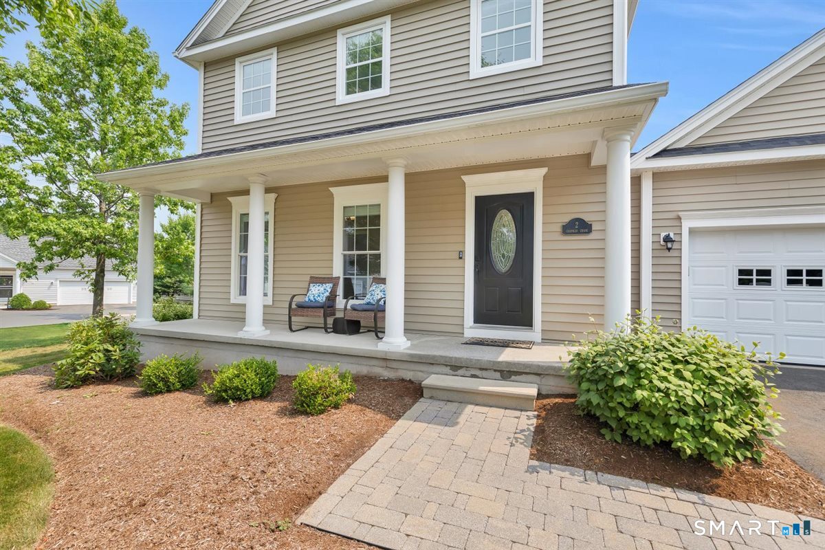 2 Chapman Chase Windsor Locks, CT 06096 - Photo 4 of 40