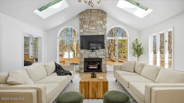 $25,500 | 95 Meadowbrook Road, Saratoga Springs, NY 12866