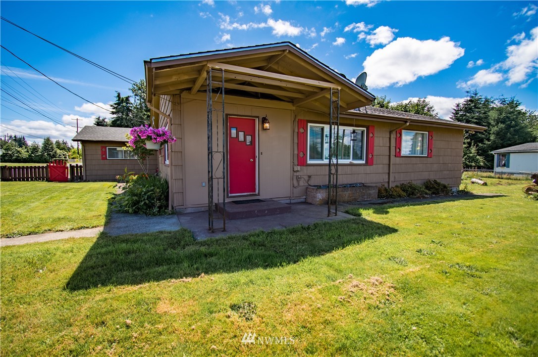 275 Jacobson Road Cathlamet, WA 98612 - Photo 1 of 25 Gallery Image 1