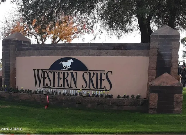 $2,600 | 1401 East Jasper Drive, Gilbert, AZ 85296