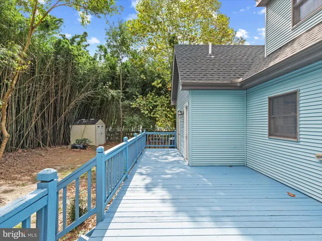 a view of a pathway of a house