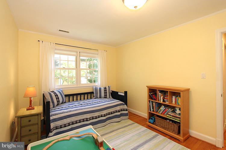 6643 Barr Road Bethesda, MD 20817 - Photo 22 of 24 Bedroom #3