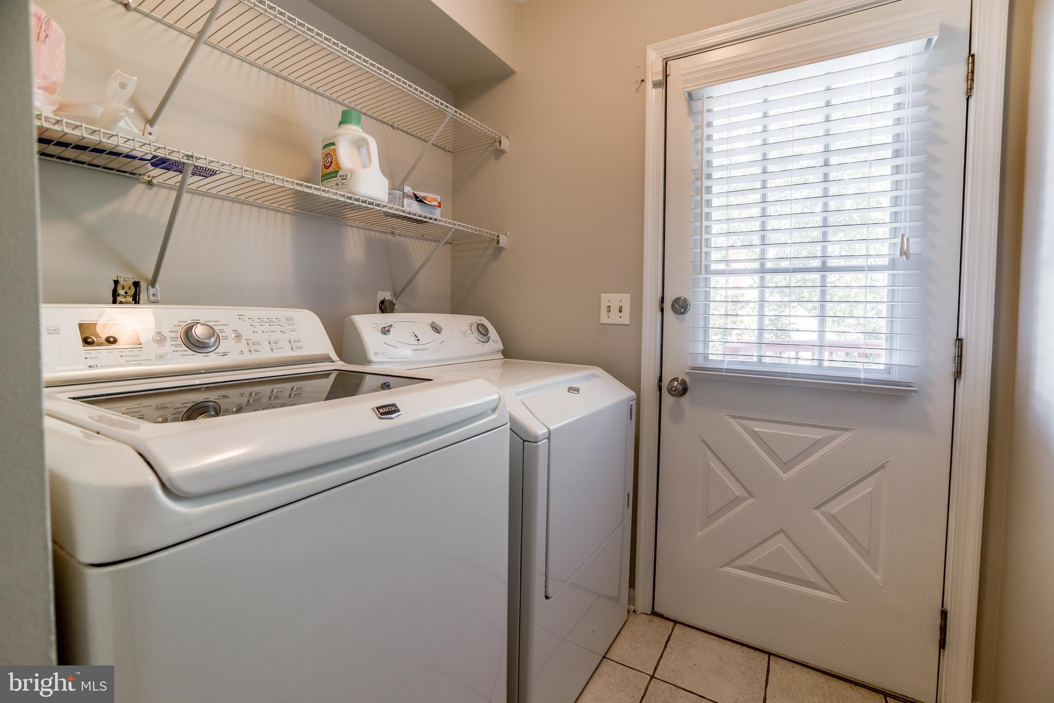 47764 Rafter Court Sterling, VA 20165 - Photo 14 of 44 Main Level Laundry/Mud Room
