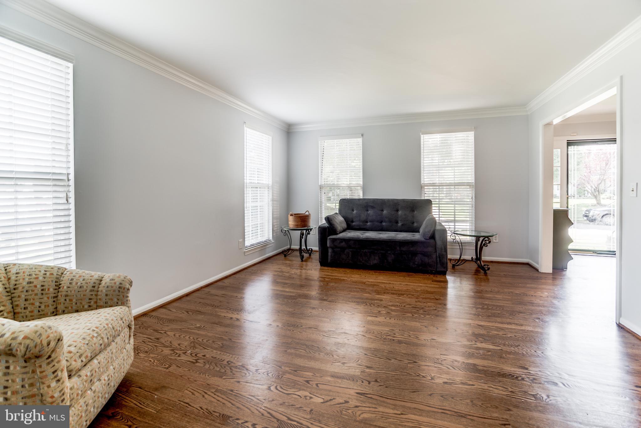 47764 Rafter Court Sterling, VA 20165 - Photo 3 of 44 Gallery Image 3