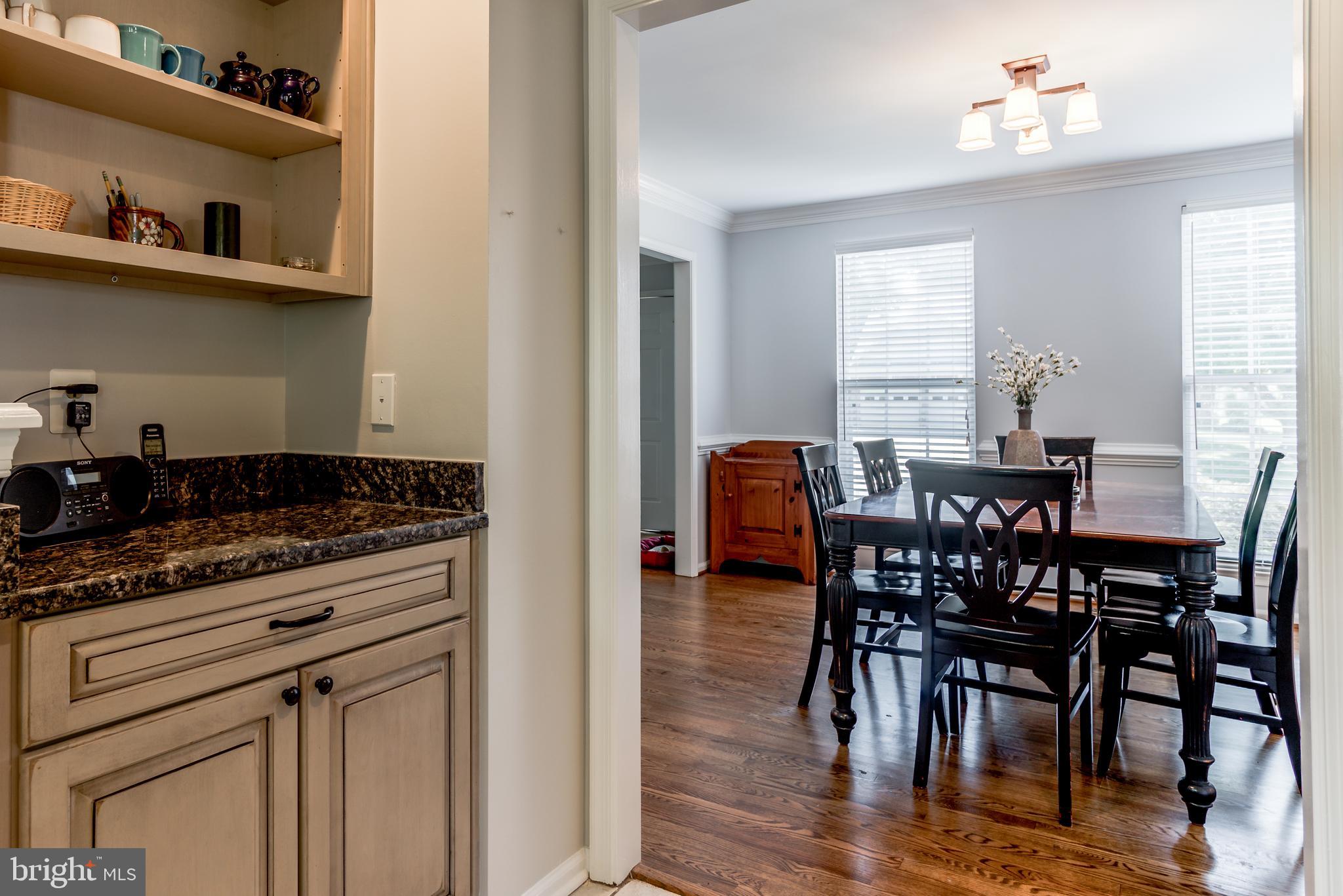 47764 Rafter Court Sterling, VA 20165 - Photo 7 of 44 Butler's Pantry
