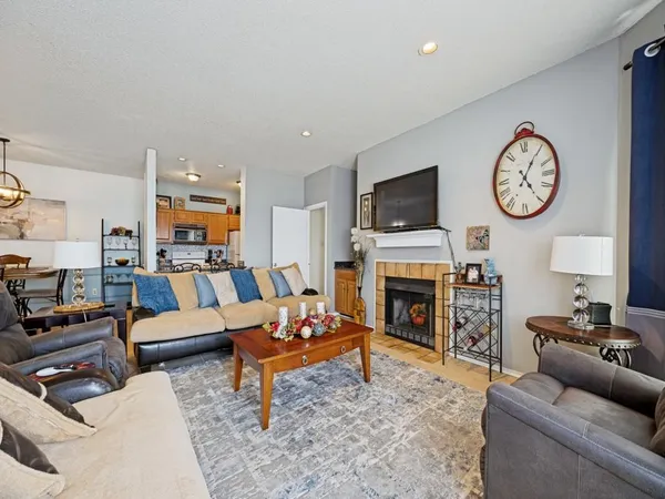 $235,000 | 2164 Tanglewood Boulevard, Unit A306, Pottsboro, TX 75076