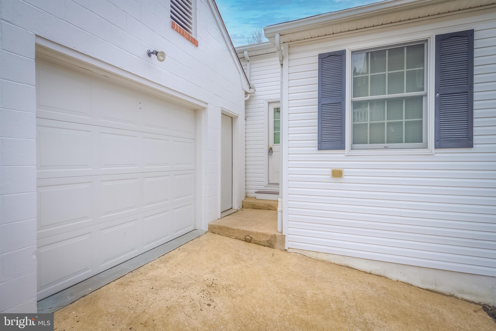 1805 Roland Avenue Towson, MD 21204 - Photo 6 of 46 Kitchen side door