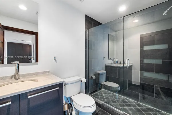 $6,000 | 900 Biscayne Boulevard, Unit 2208, Miami, FL 33132