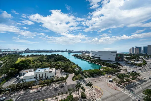 $6,000 | 900 Biscayne Boulevard, Unit 2208, Miami, FL 33132