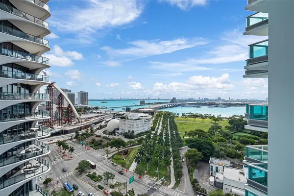 $6,000 | 900 Biscayne Boulevard, Unit 2208, Miami, FL 33132