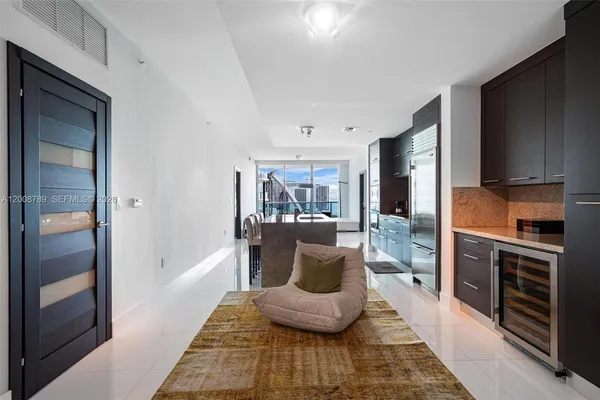 $6,000 | 900 Biscayne Boulevard, Unit 2208, Miami, FL 33132