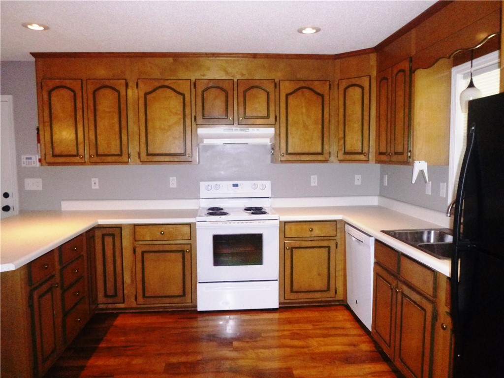 1101 Westgate Road Anderson, SC 29626 - Photo 13 of 39 Lots of cabinet & counter space