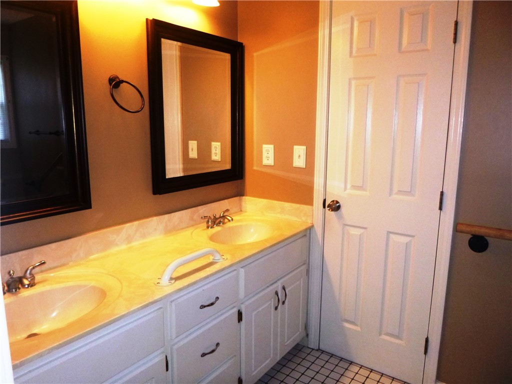 1101 Westgate Road Anderson, SC 29626 - Photo 20 of 39 Dual lavs in Master Bath