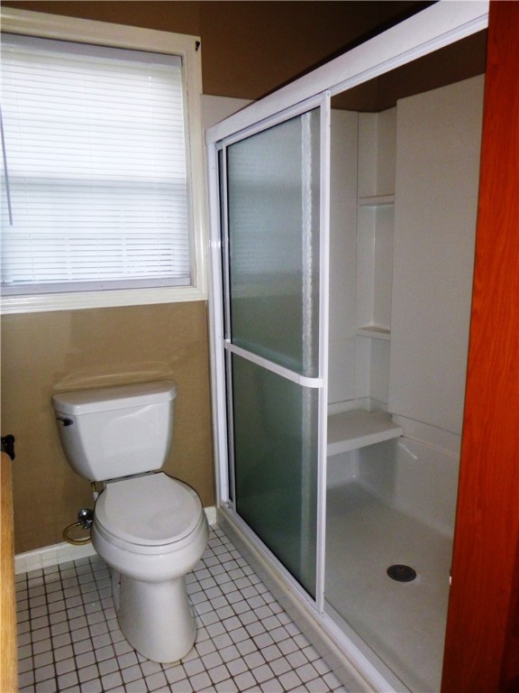1101 Westgate Road Anderson, SC 29626 - Photo 21 of 39 New ADA accessible WI shower