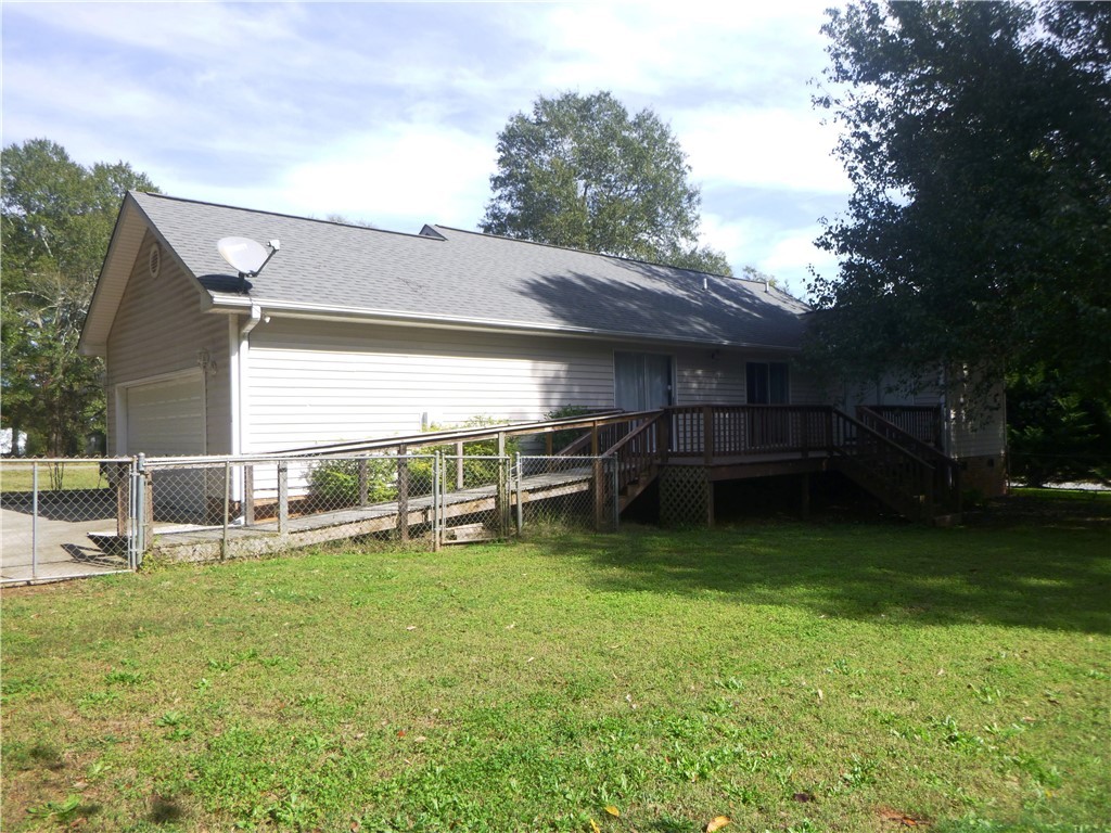 1101 Westgate Road Anderson, SC 29626 - Photo 33 of 39 Fenced-in back yard