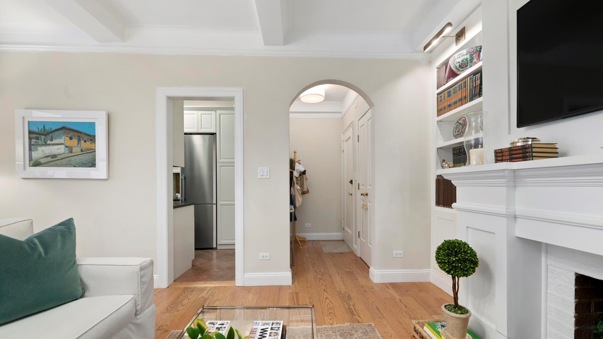 155 East 73rd Street, Unit 1D Manhattan, NY 10021 - Photo 2 of 7