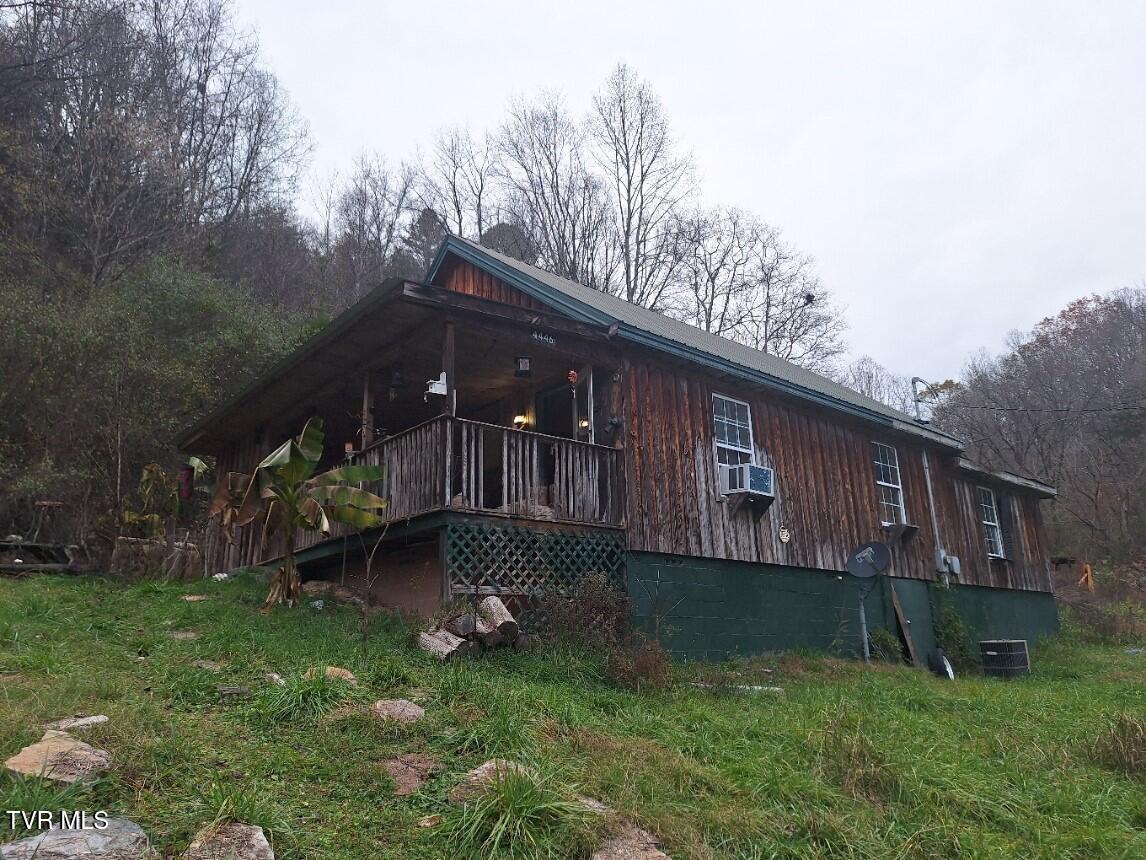 4446 Limestone Valley Road Duffield, VA 24244 - Photo 1 of 19 20241125_153910