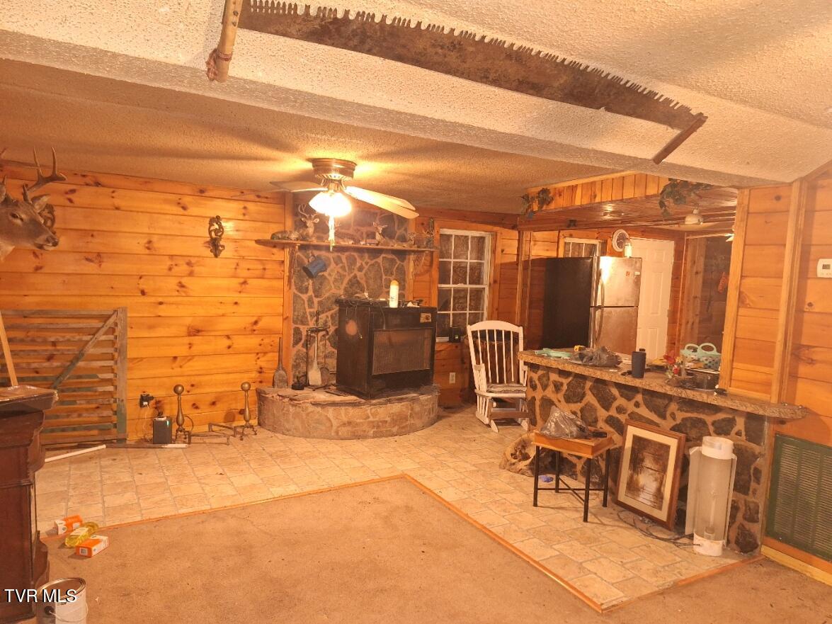 4446 Limestone Valley Road Duffield, VA 24244 - Photo 3 of 19 20241125_154044
