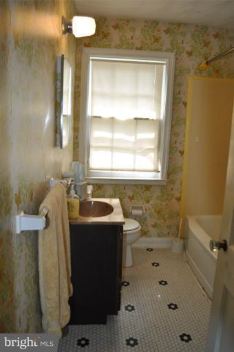 8348 Hillendale Road Parkville, MD 21234 - Photo 8 of 20 Bath