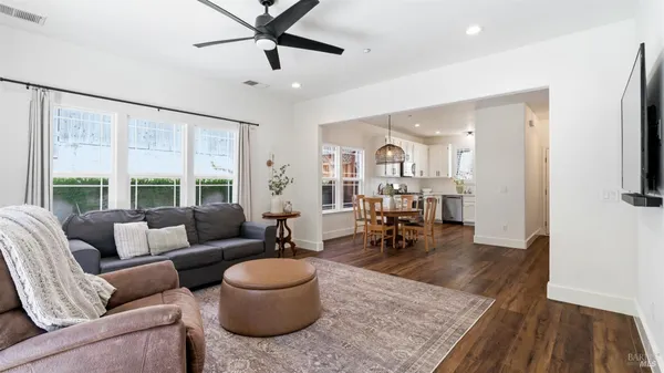 $599,000 | 14 West Brookside Drive, Cloverdale, CA 95425