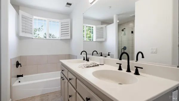 $599,000 | 14 West Brookside Drive, Cloverdale, CA 95425