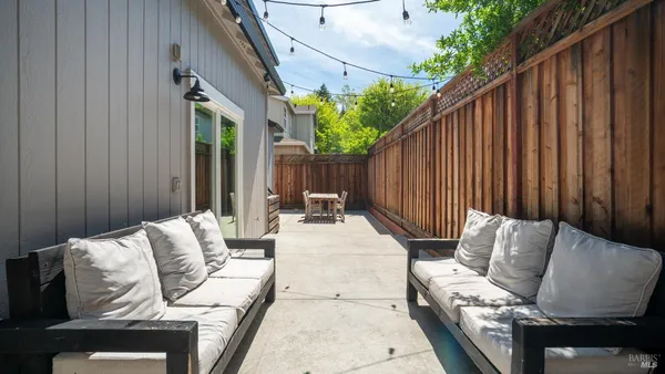 $599,000 | 14 West Brookside Drive, Cloverdale, CA 95425