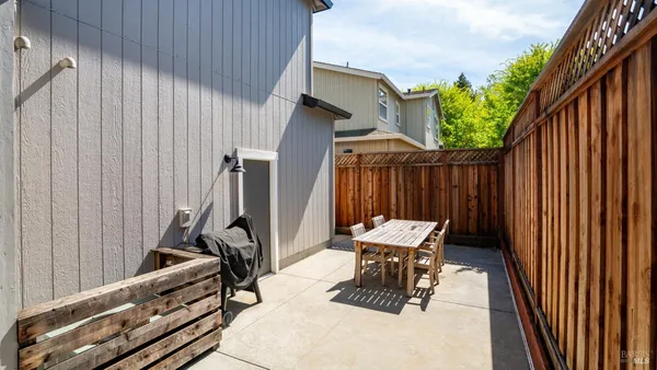 $599,000 | 14 West Brookside Drive, Cloverdale, CA 95425