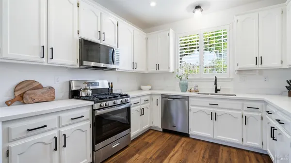 $599,000 | 14 West Brookside Drive, Cloverdale, CA 95425