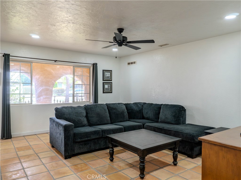 4821 Pedley Avenue Norco, CA 92860 - Photo 7 of 24