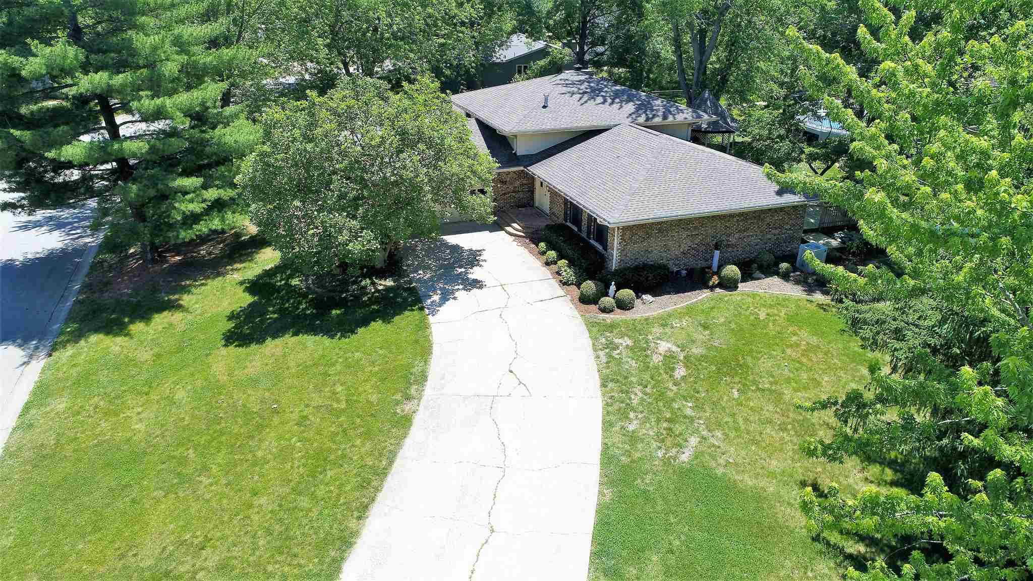 42 Axline Road Chatham, IL 62629 - Photo 3 of 49 Gallery Image 3