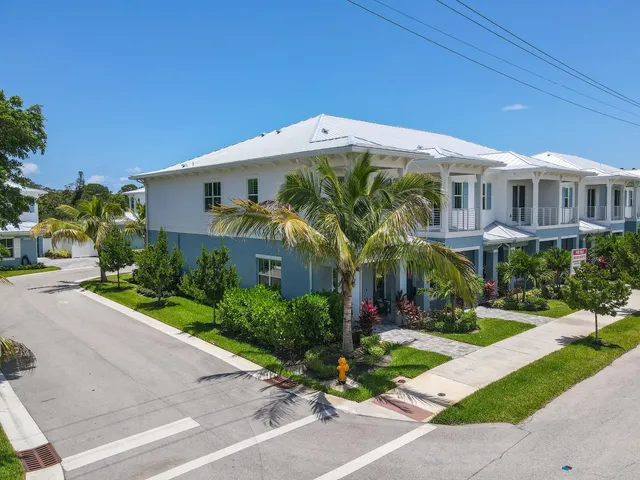 $5,900 | 4650 Southeast Manatee Terrace, Stuart, FL 34997