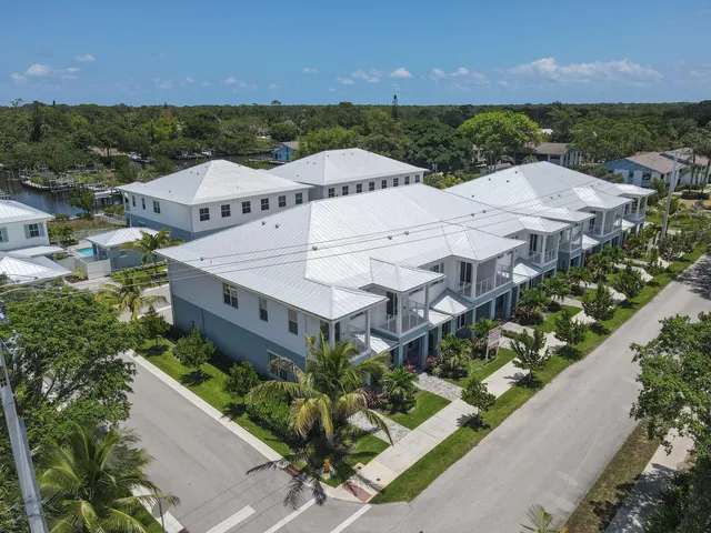 $5,900 | 4650 Southeast Manatee Terrace, Stuart, FL 34997