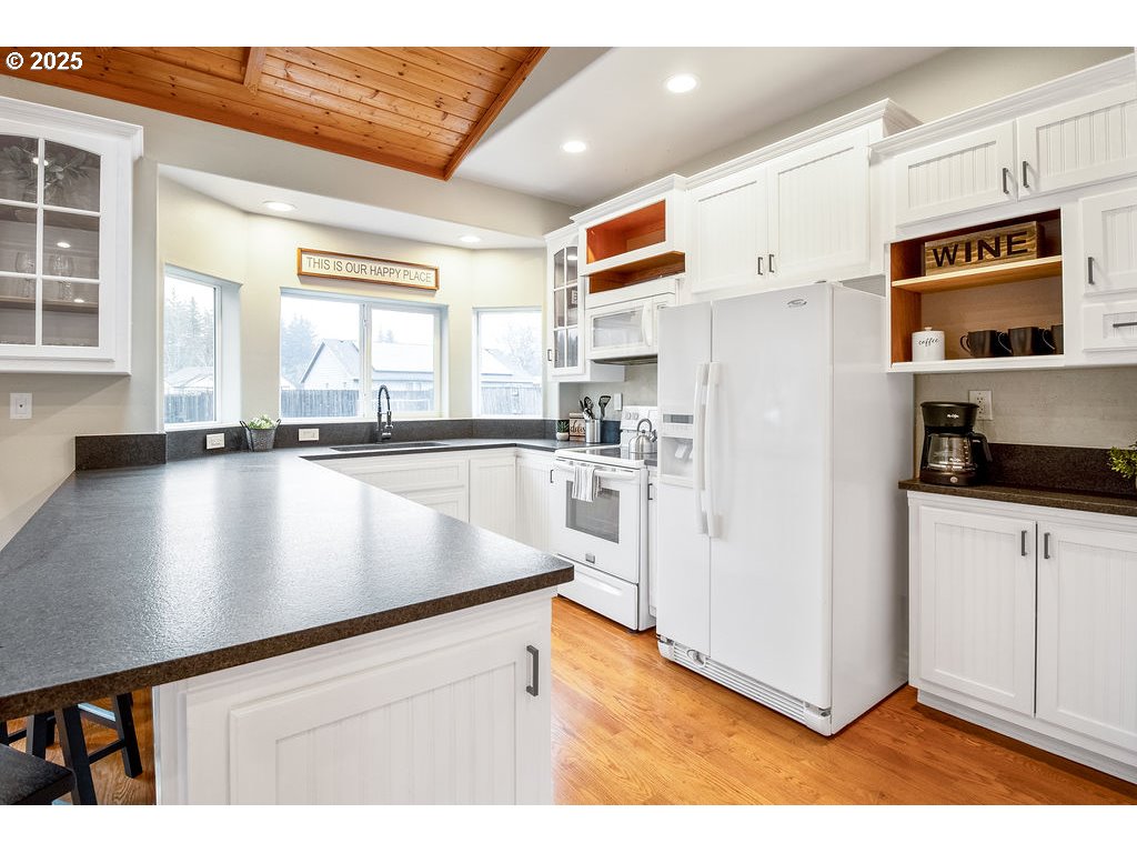 813 Howard Jordan Loop Dayton, OR 97114 - Photo 16 of 47