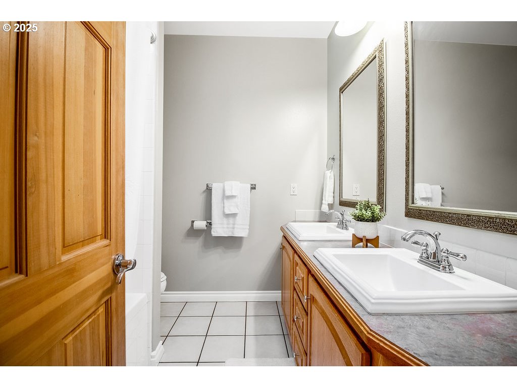 813 Howard Jordan Loop Dayton, OR 97114 - Photo 40 of 47