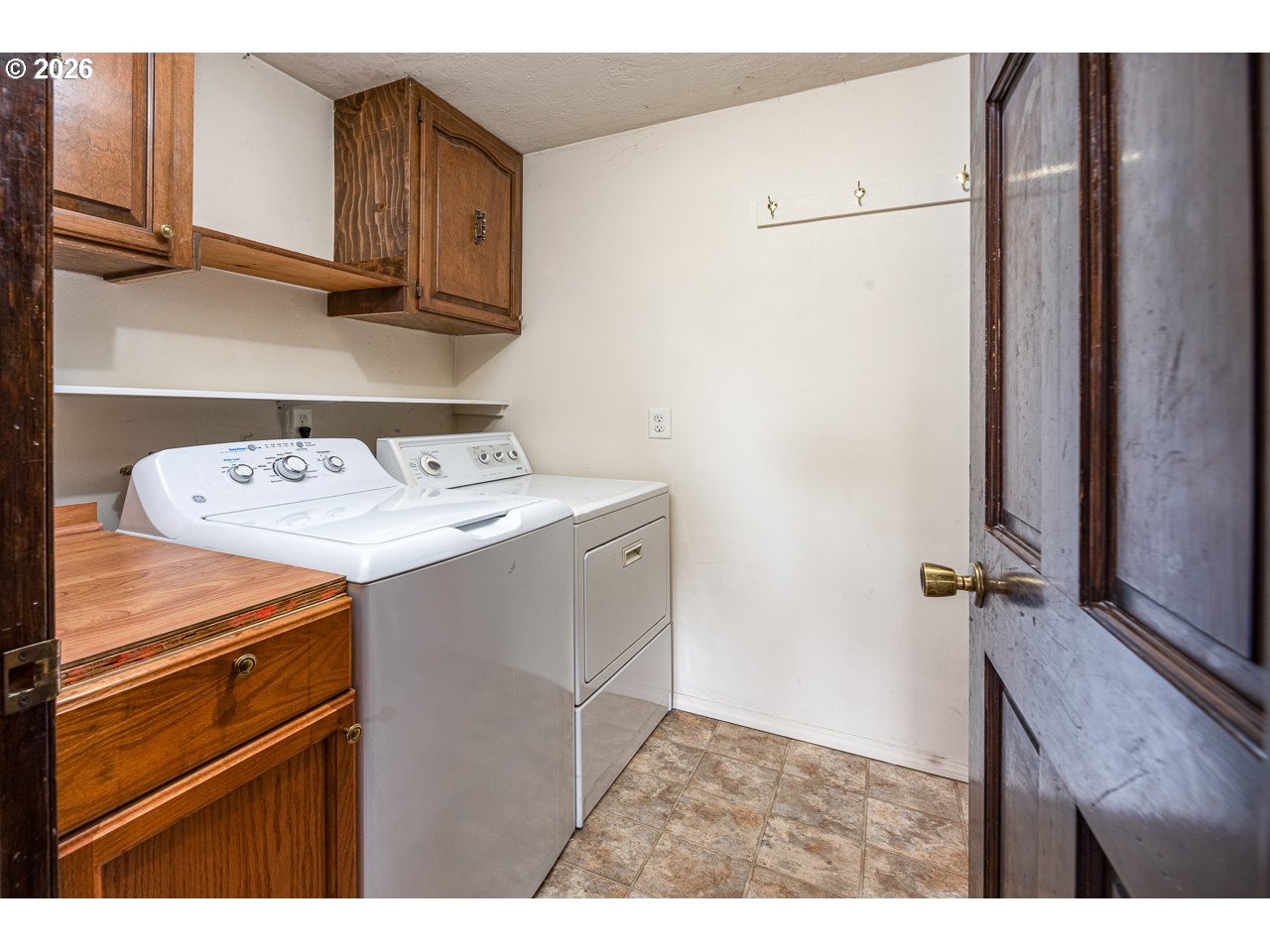 31514 Berlin Road Lebanon, OR 97355 - Photo 32 of 47 a utility room with dryer and washer