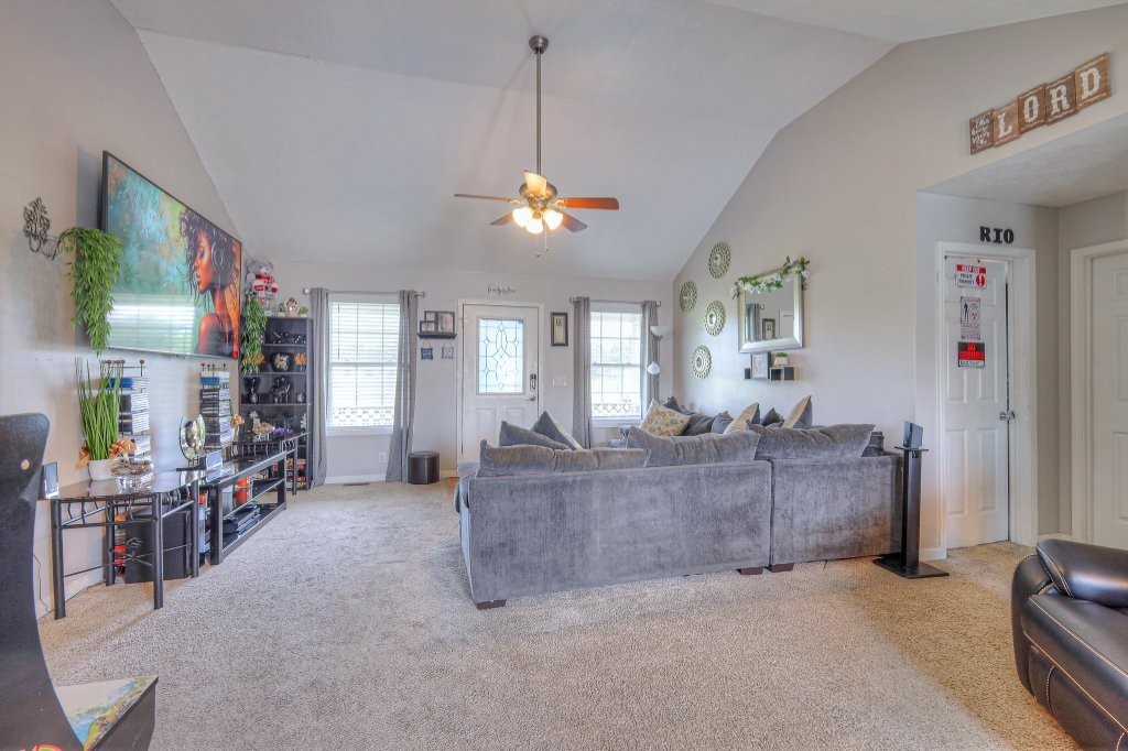 216 Deer Point Road Unionville, TN 37180 - Photo 4 of 36 Gallery Image 4