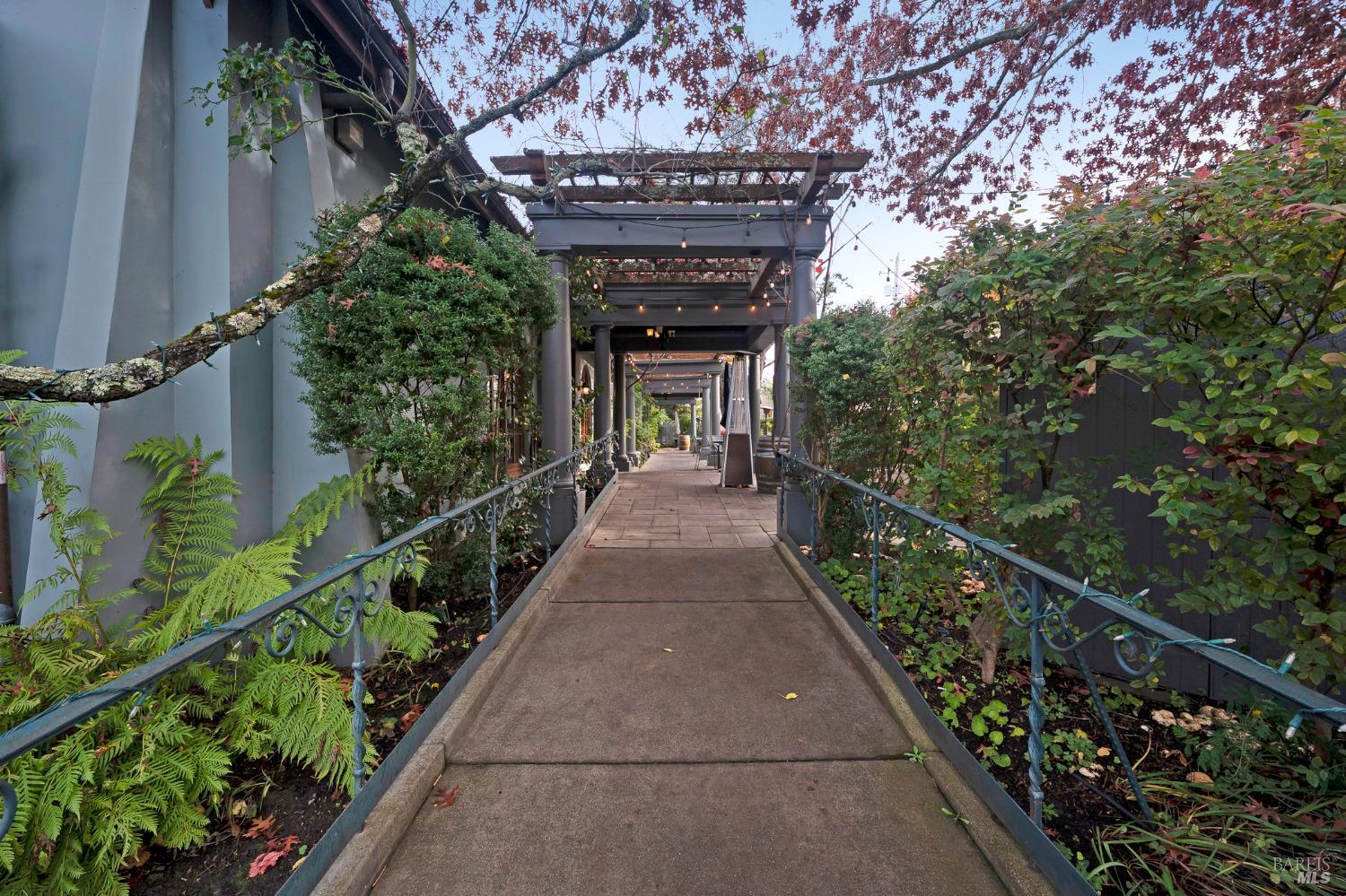 8050 Bodega Avenue Sebastopol, CA 95472 - Photo 8 of 45