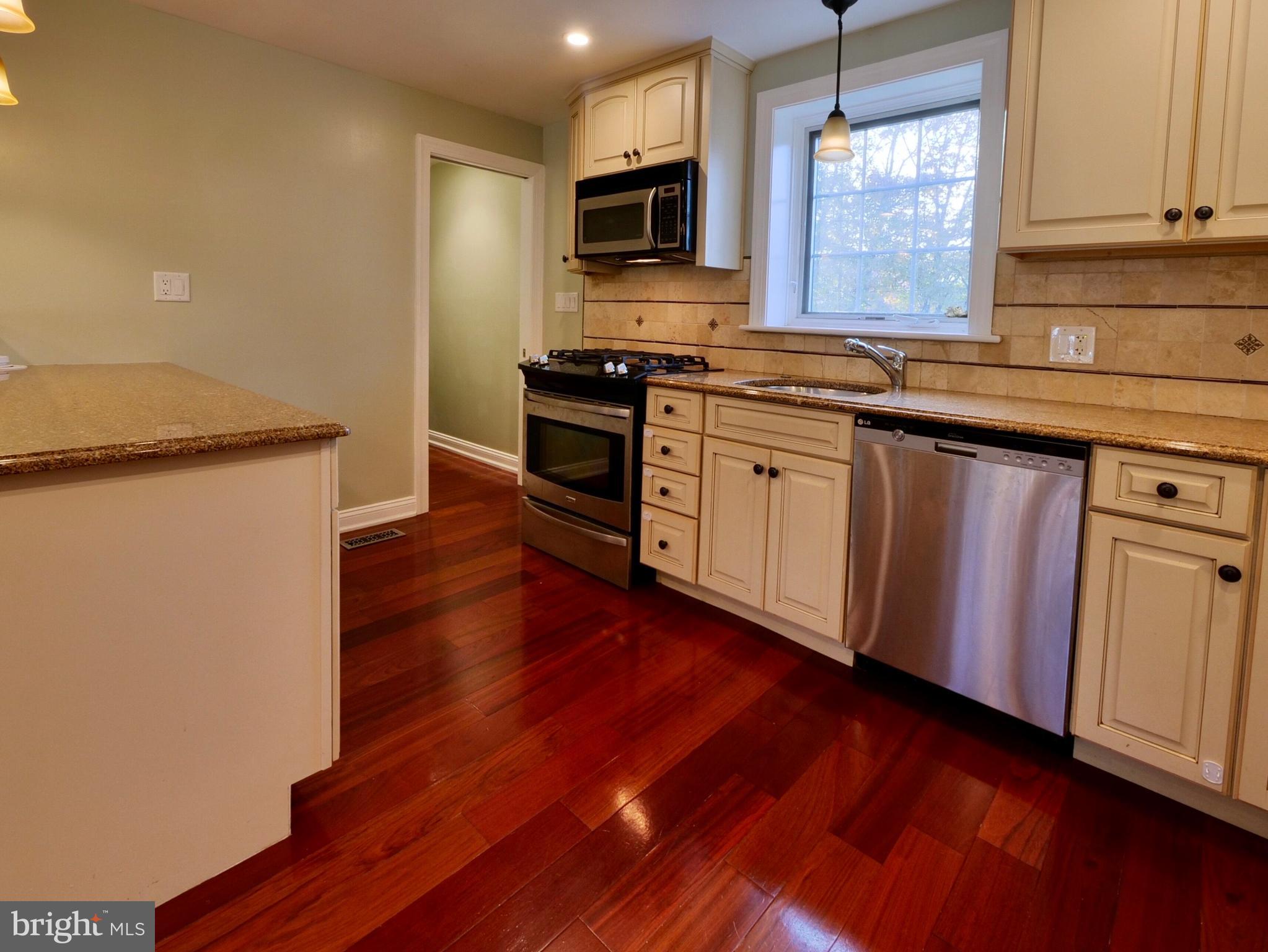 228 Gibbons Road Springfield, PA 19064 - Photo 12 of 36 Kitchen