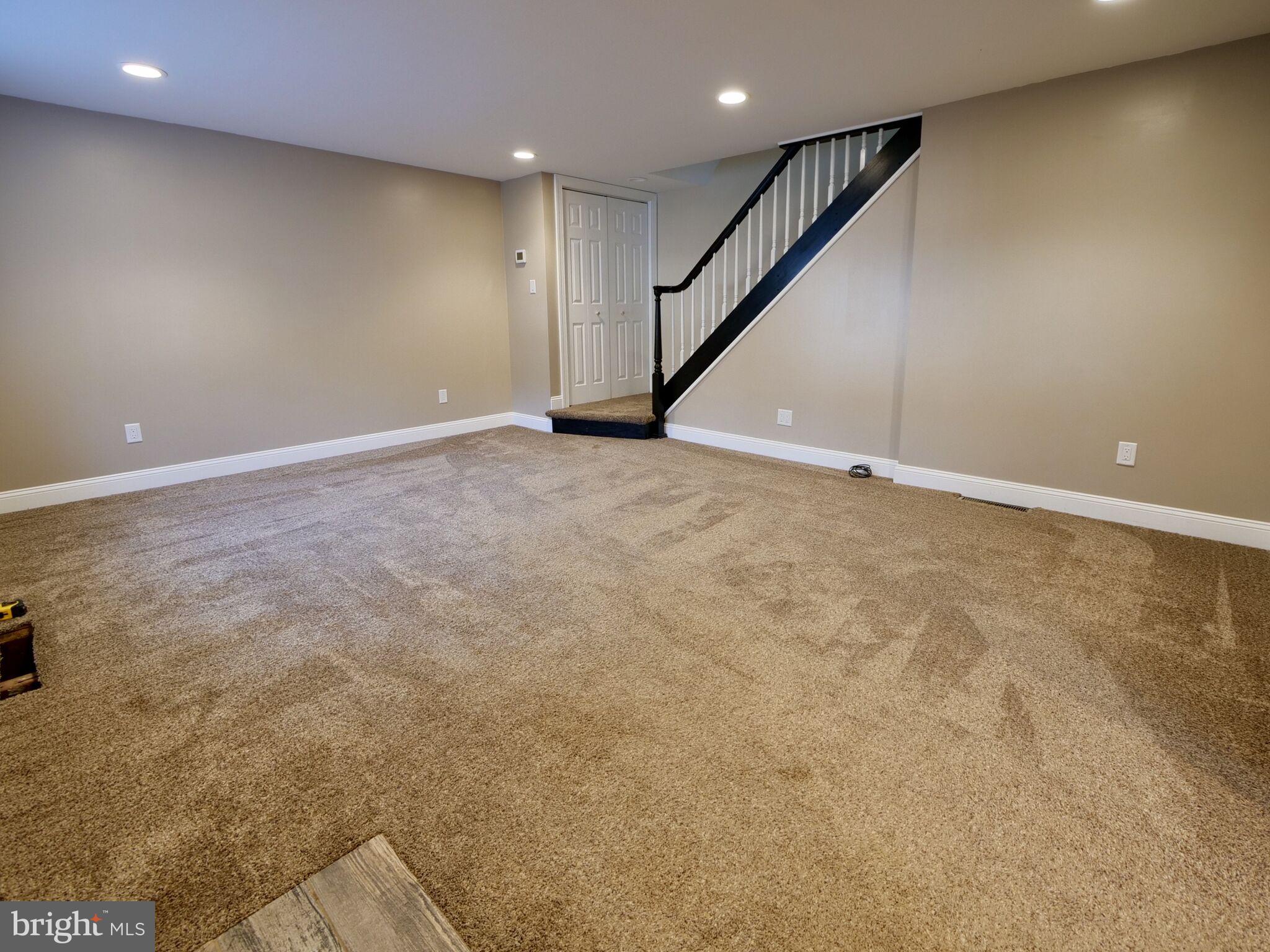228 Gibbons Road Springfield, PA 19064 - Photo 3 of 36 Living Room