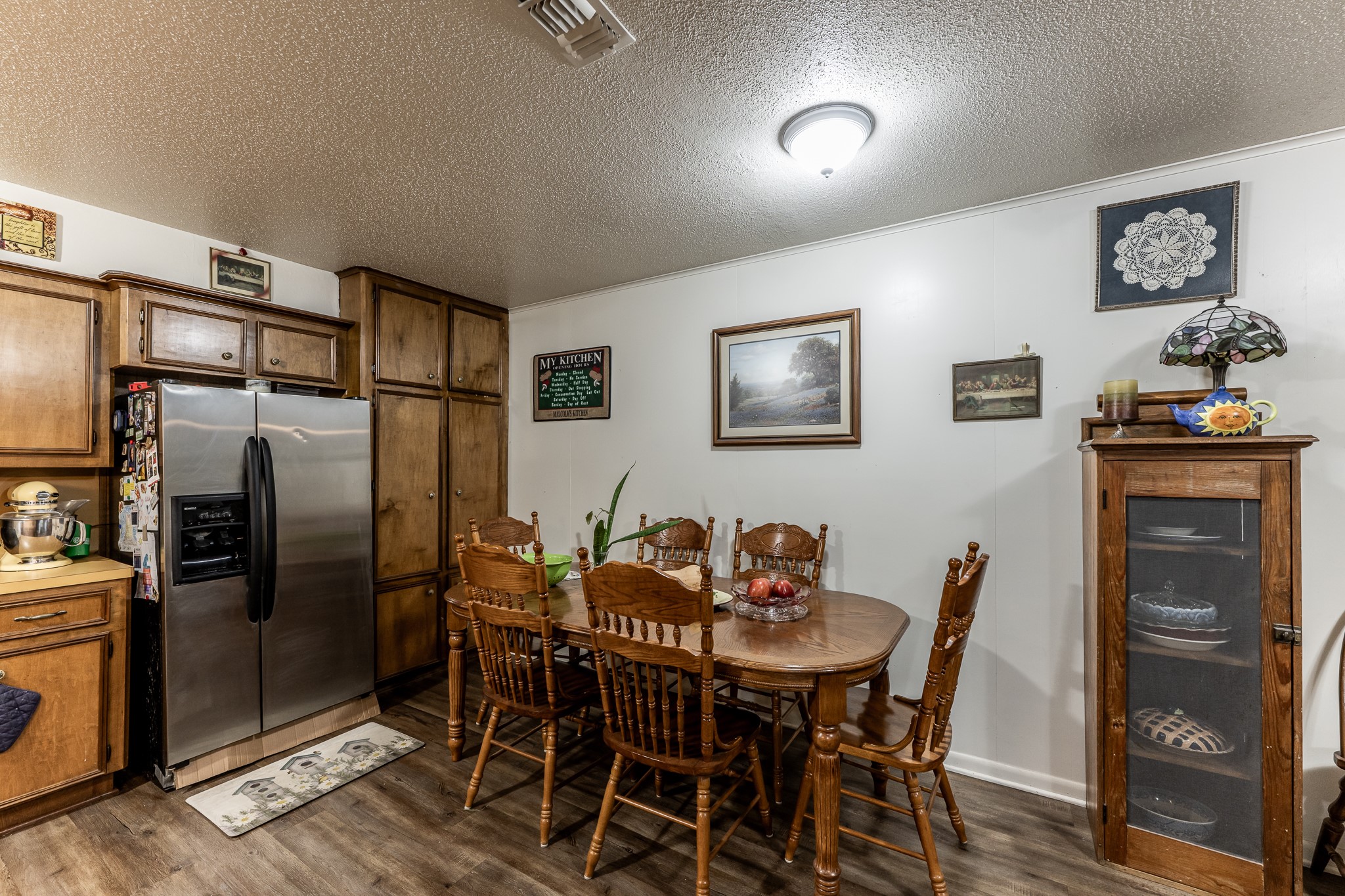 3304 Parr Drive Huntsville, TX 77320 - Photo 19 of 40 a view of a dining room with furniture