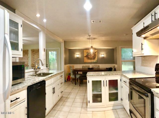 1416 Diller Road Ocean Springs, MS 39564 - Photo 9 of 34 Kitchen