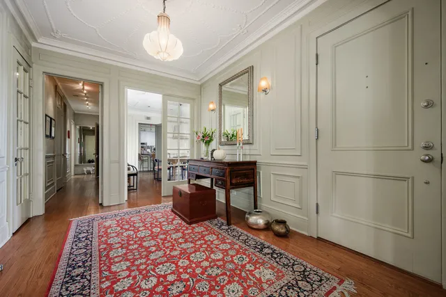 $850,000 | 4224 North Hazel Street, Unit 3, Chicago, IL 60613